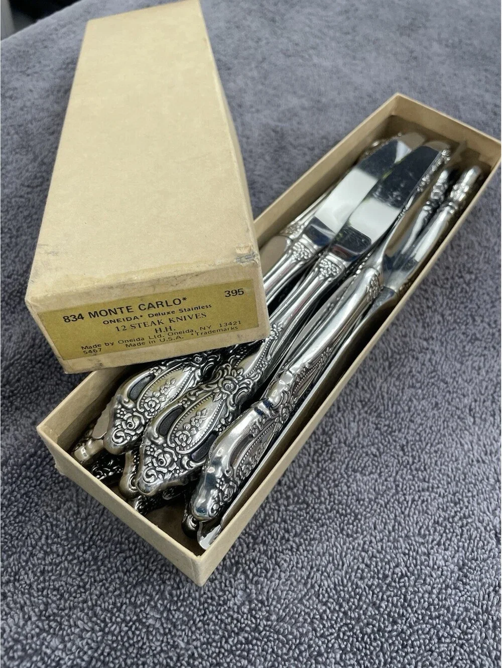 IN BOX Oneida Deluxe Monte Carlo Glossy Set 15 Dinner Knives Stainless Flatware